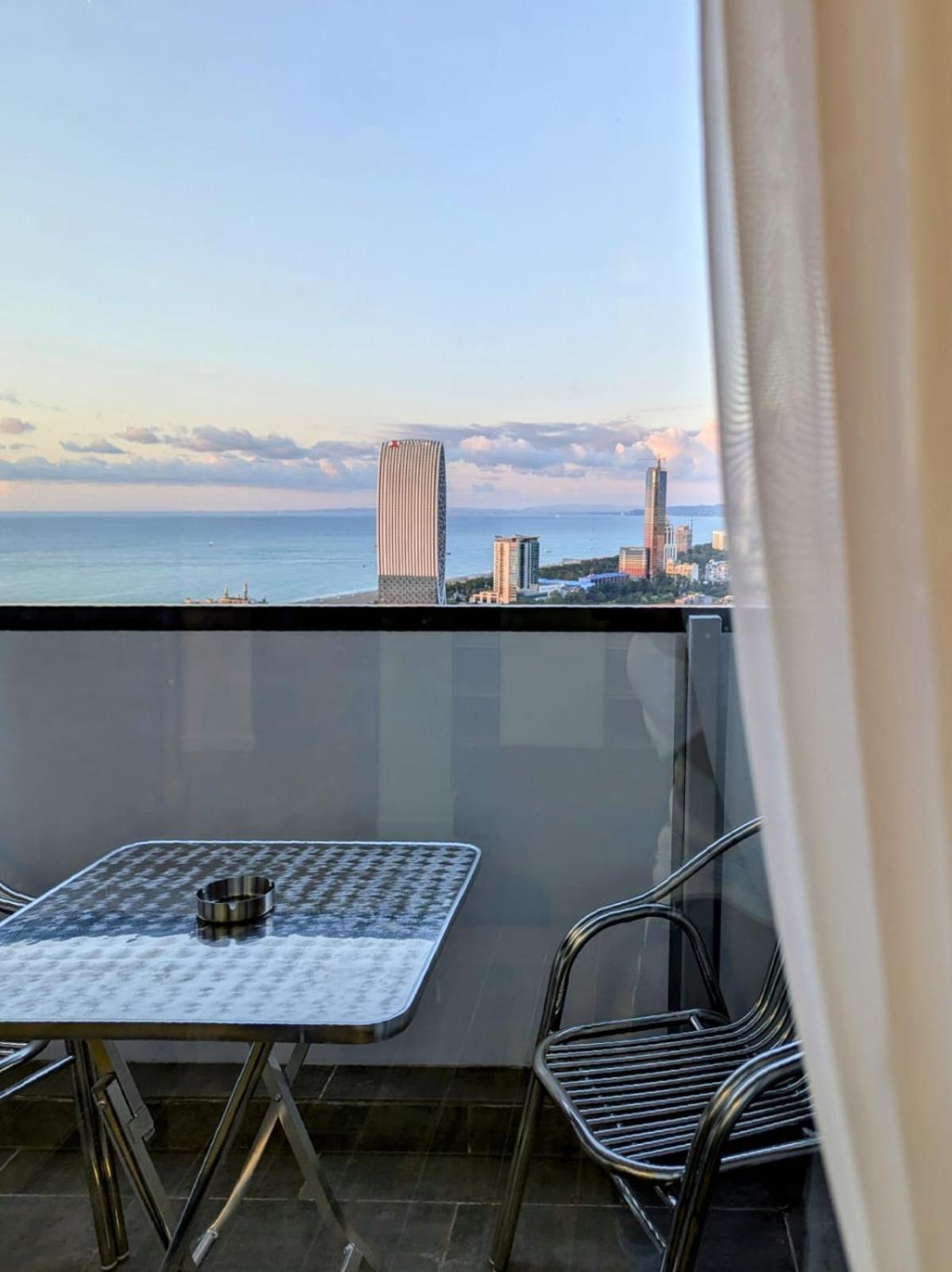 Intourist Residence Premium Studio 巴统 外观 照片